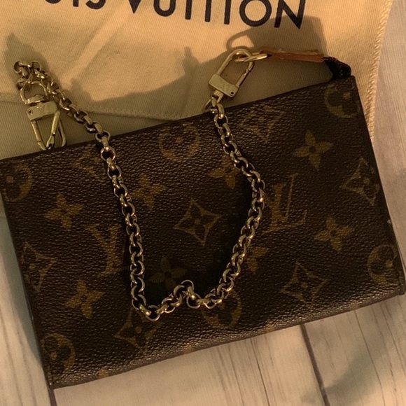 Authentic Luis Vuitton monogram pouch and LV chain totally authentic the chain - Picture 3 of 17
